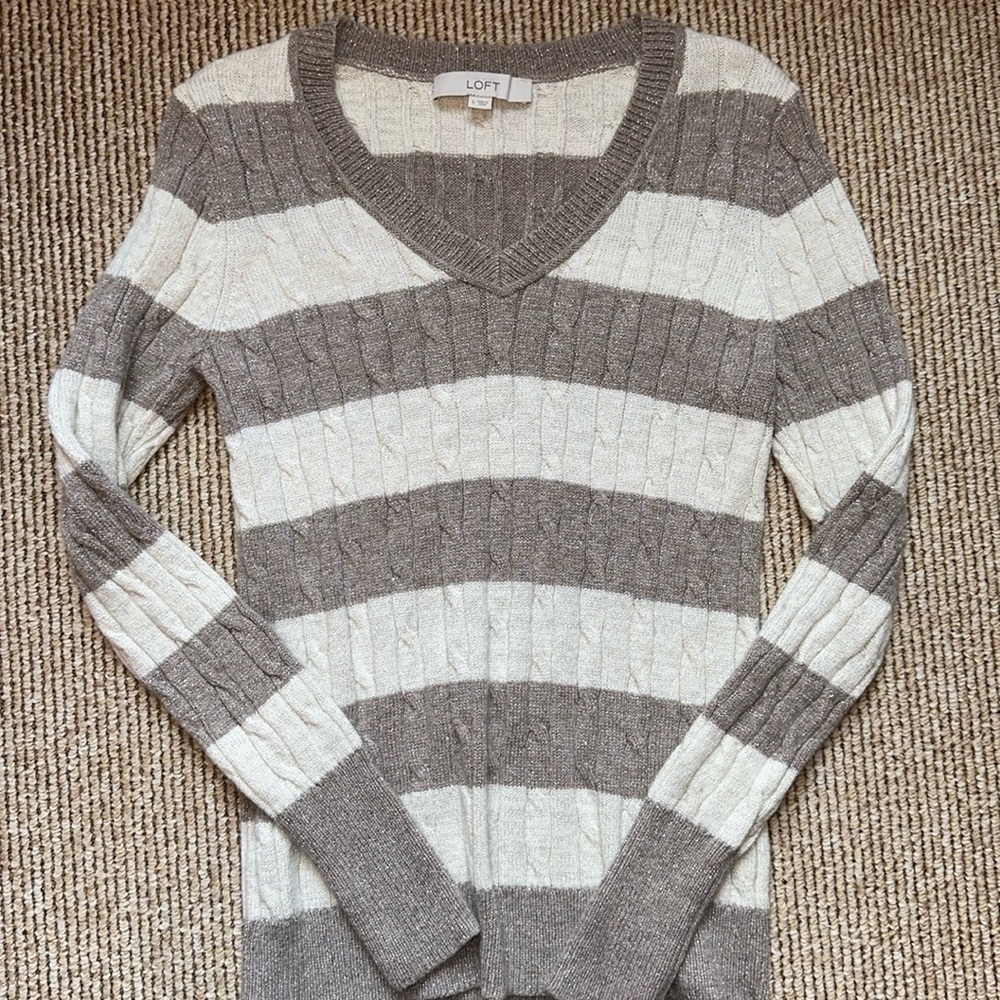 Loft women's vneck sweater size small cream and tan with sparkles gorgeous